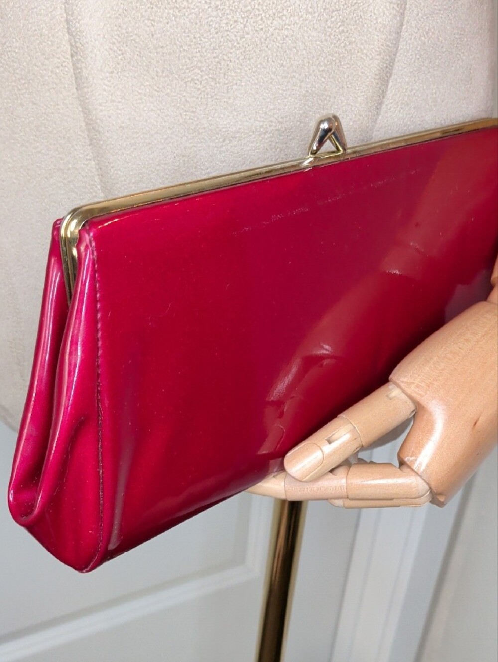 Vintage 60s Red Patent Leather Clutch Purse Cocktail Bag Kiss Lock - Picture 3 of 10